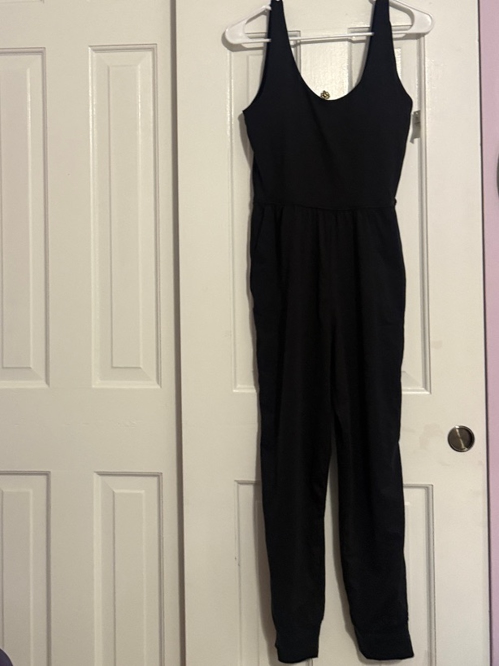 🛍️ Brand New with Tags Aerie Black Sleeveless Scoop-Neck Jumpsuit- Size M